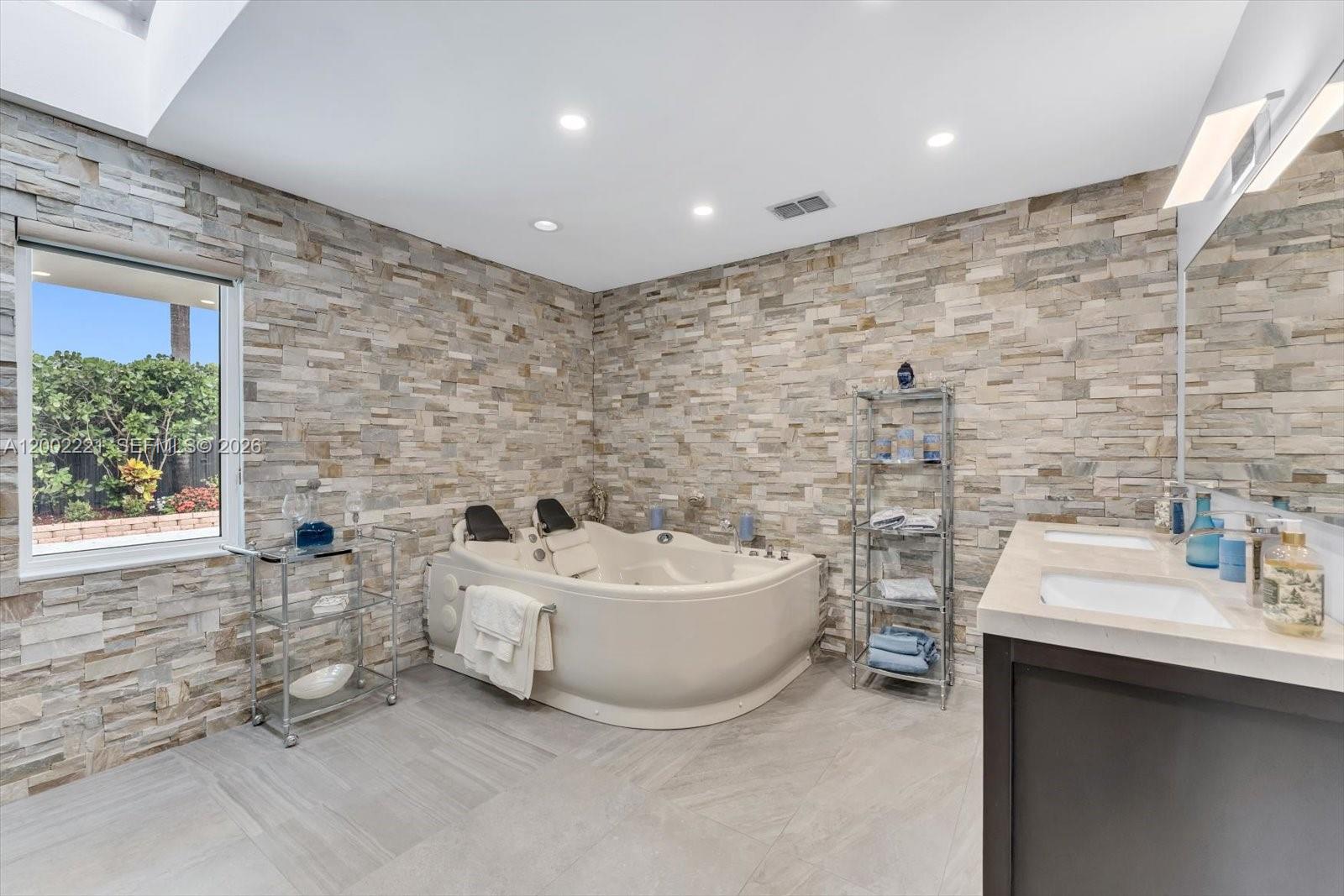 MAYLEN HEIGHTS - Residential