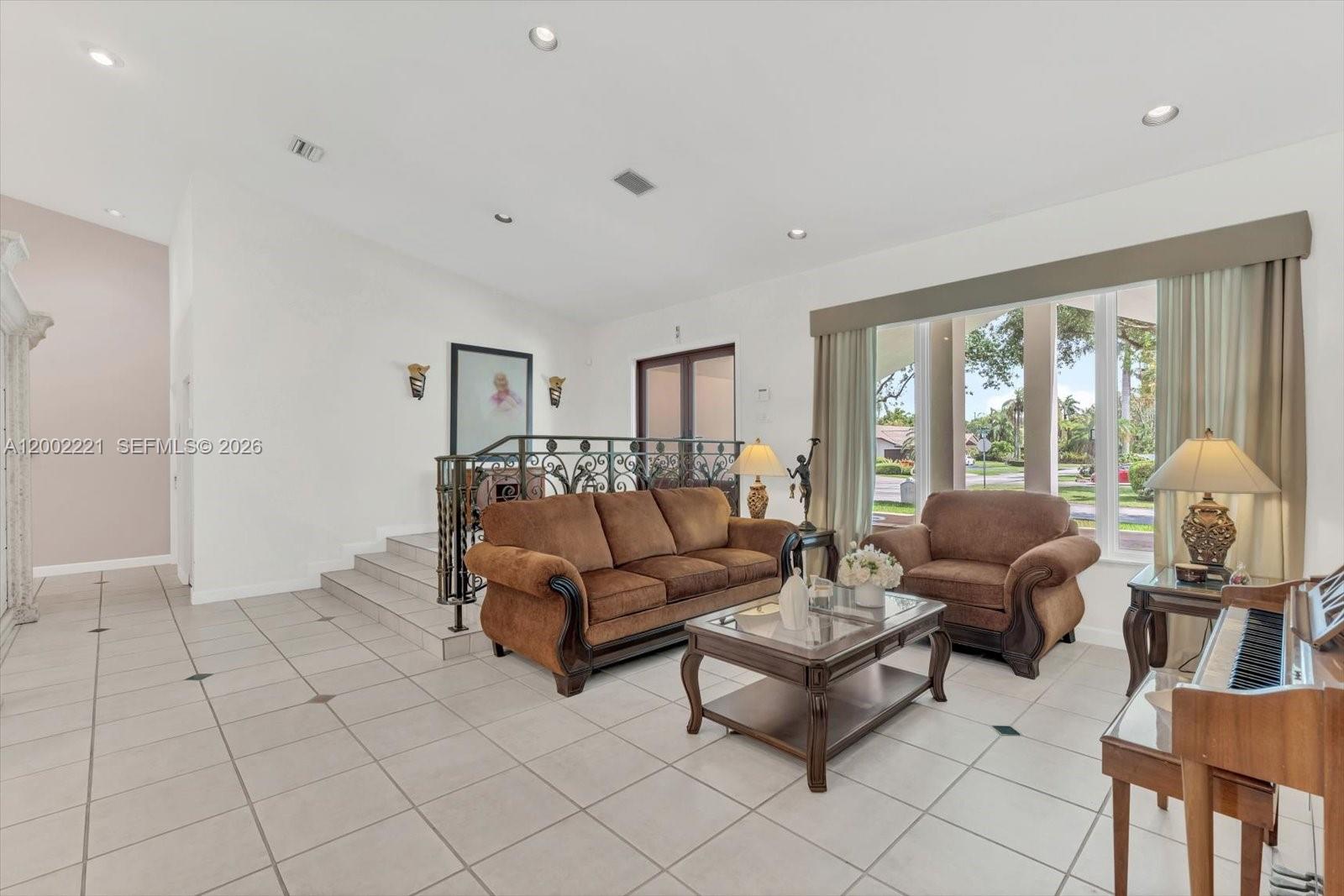 MAYLEN HEIGHTS - Residential