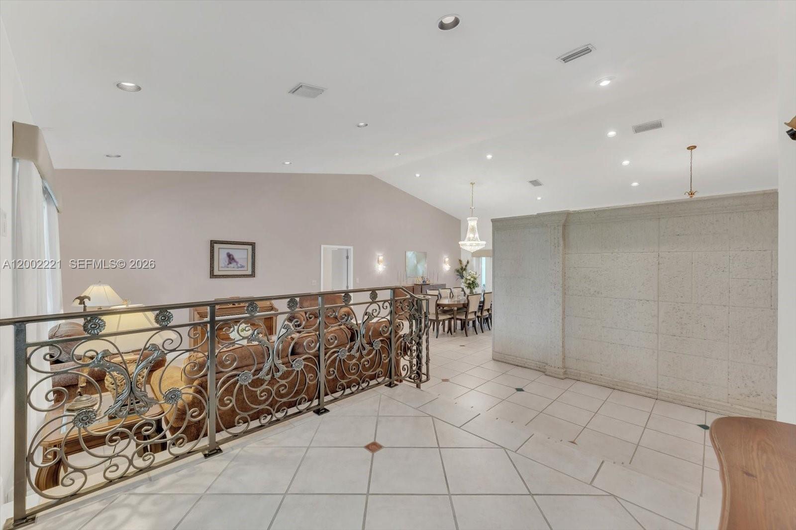 MAYLEN HEIGHTS - Residential