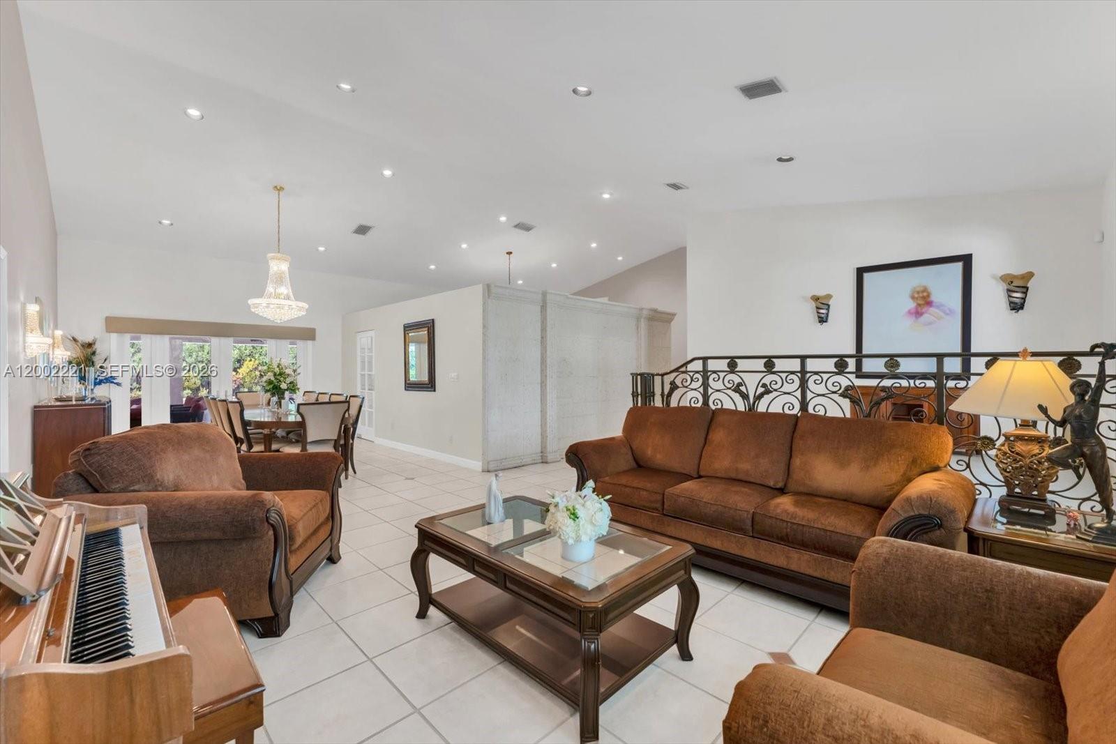 MAYLEN HEIGHTS - Residential