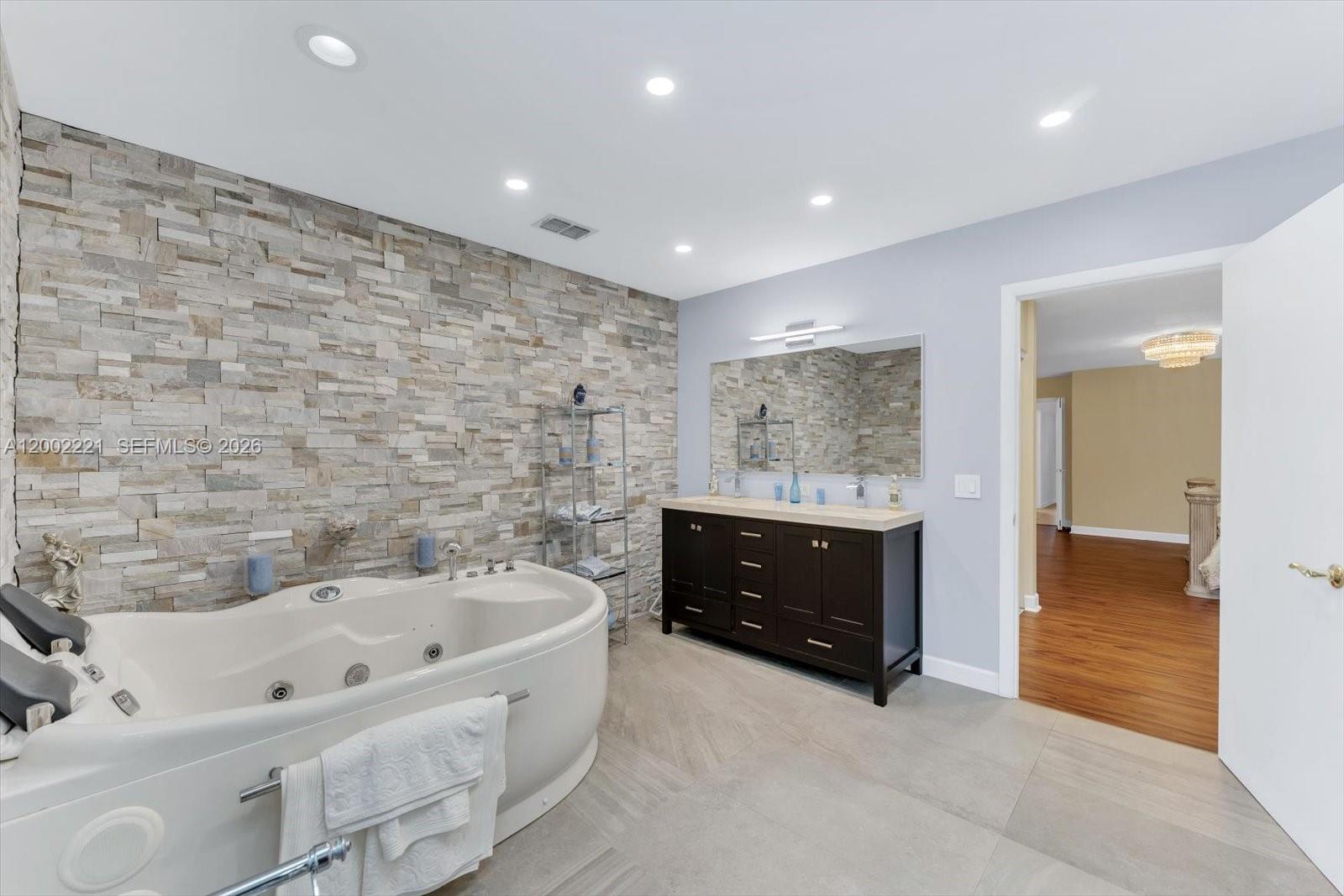 MAYLEN HEIGHTS - Residential