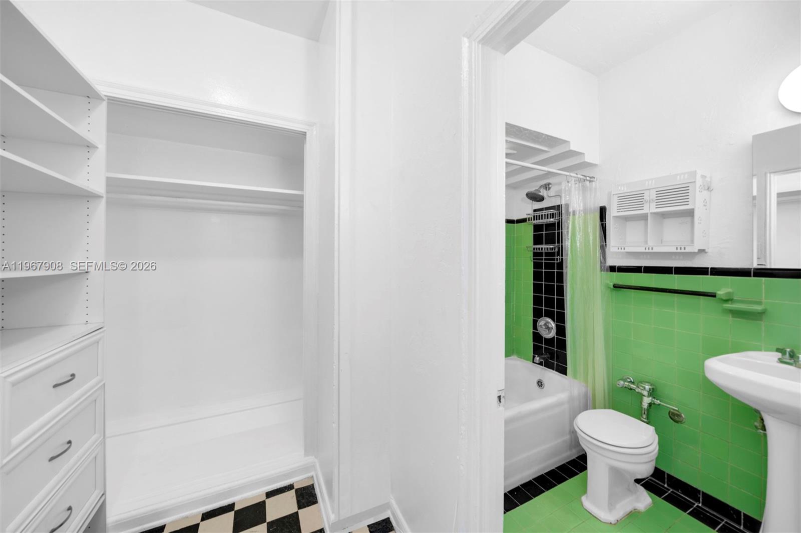 HELEN MAR CONDO - Residential