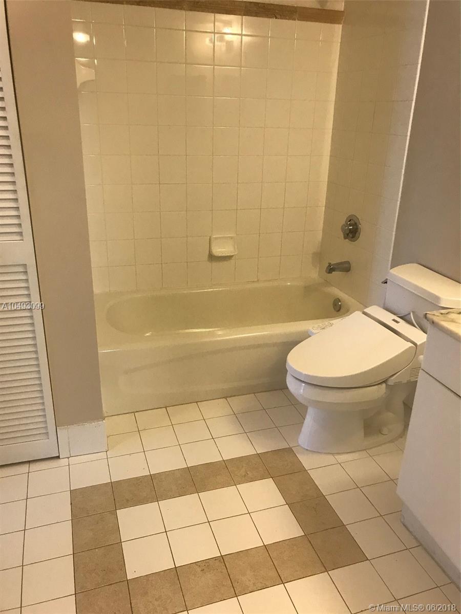 THE CLUB AT BRICKELL BAY - Residential Lease