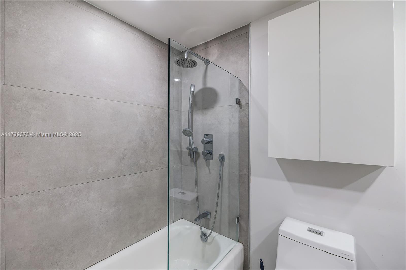 COURVOISIER COURTS CONDO - Residential Lease