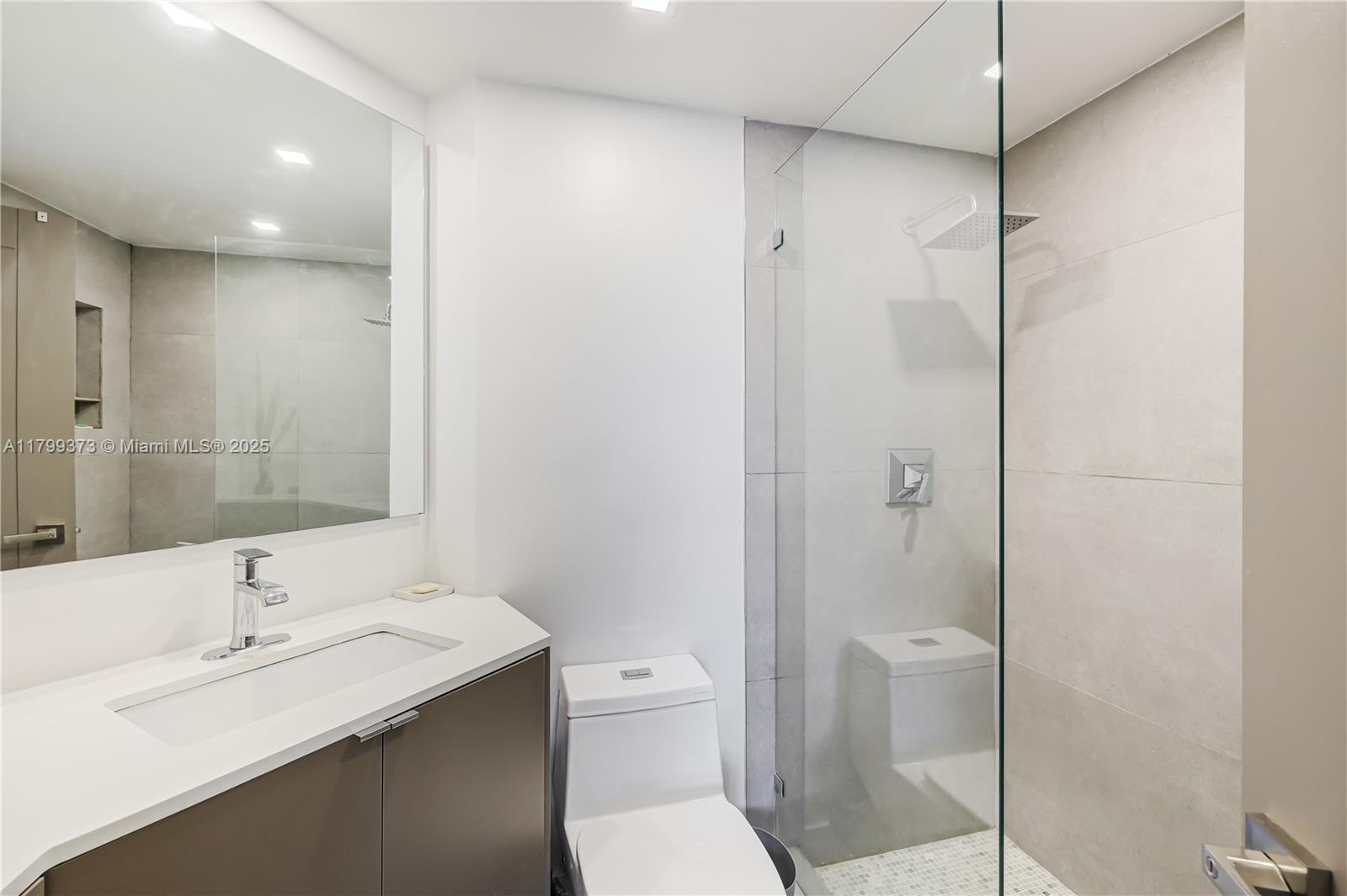 COURVOISIER COURTS CONDO - Residential Lease