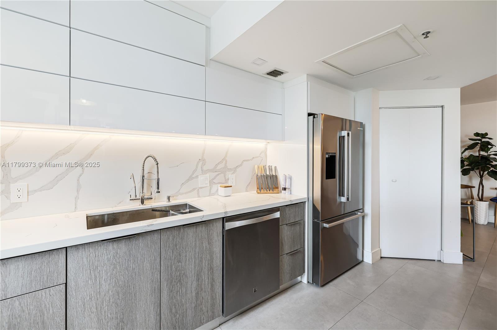 COURVOISIER COURTS CONDO - Residential Lease