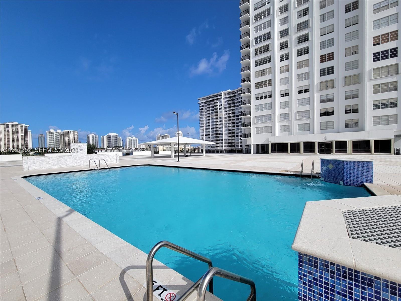 COMMODORE PLAZA CONDO - Residential