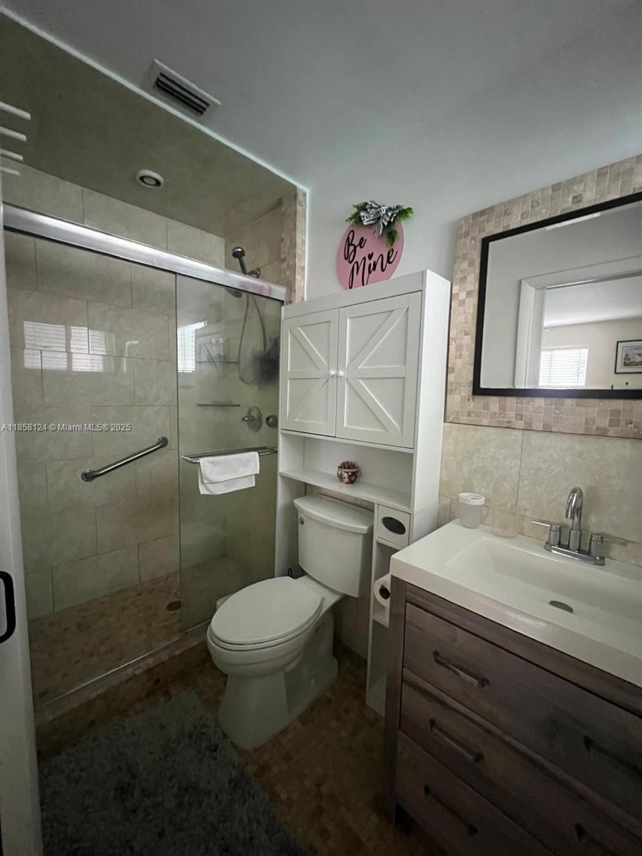 DRIFTWOOD ESTATES NO 17 - Residential Lease