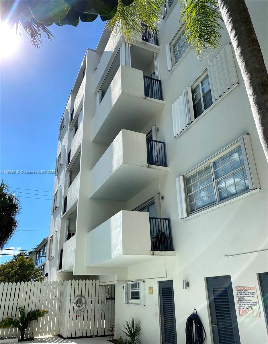 BLUE PELICAN CONDO - Residential Lease