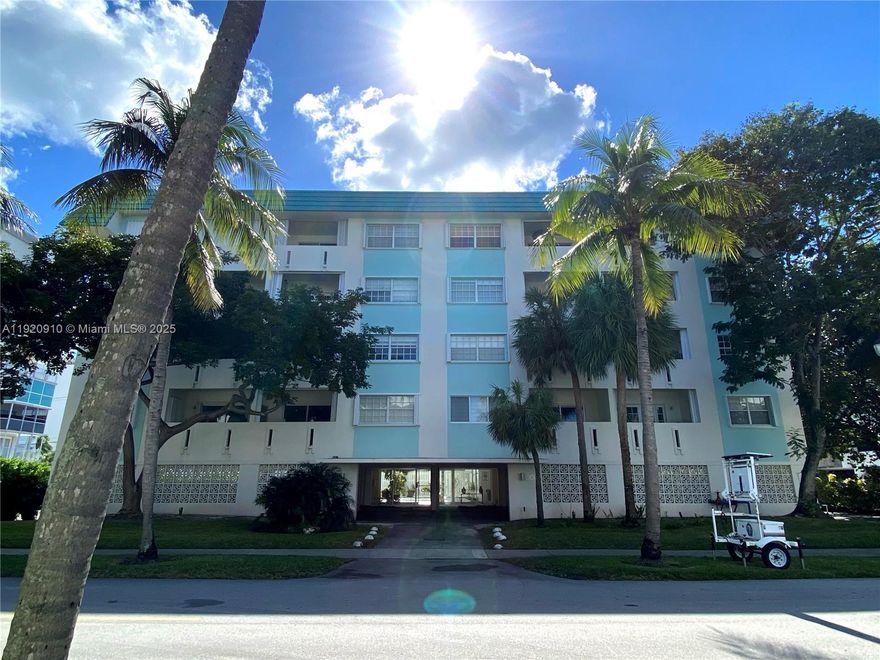 Beautiful and spacious 2BD/2BA residence in the heart of Key Biscayne, steps from the beach, Village Green, shops, and restaurants. Well-maintained boutique building with pool, assigned parking, and easy beach access. Unit faces north featuring an abundance of natural light and beautiful garden view. Enjoy the relaxed island lifestyle in one of Key Biscayne’s most desirable locations.