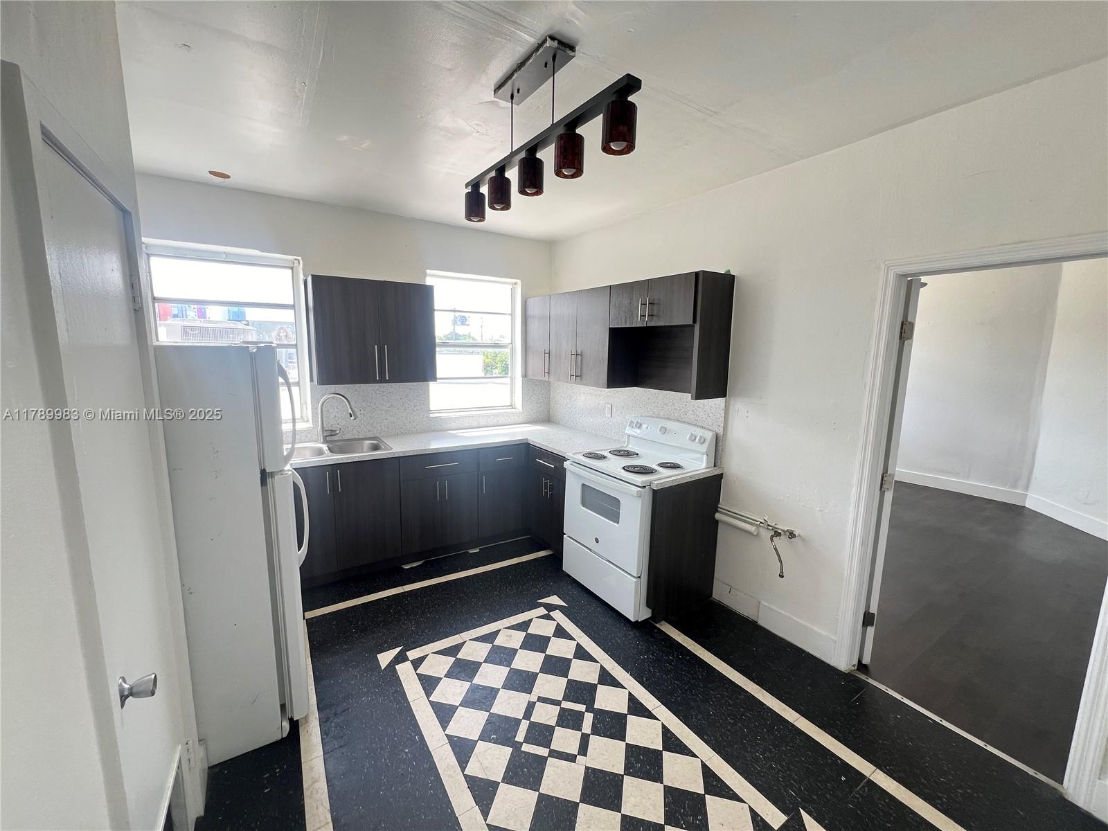 203 NW 36th St 2