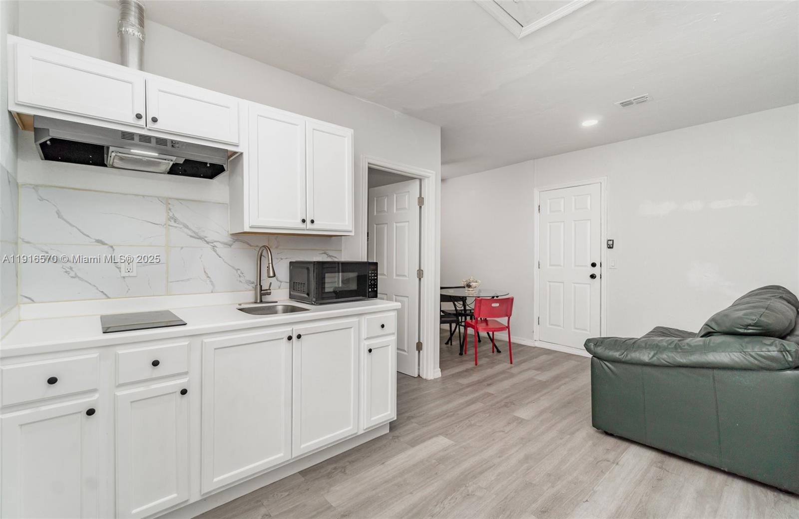 WARM MINERAL SPRINGS - Residential