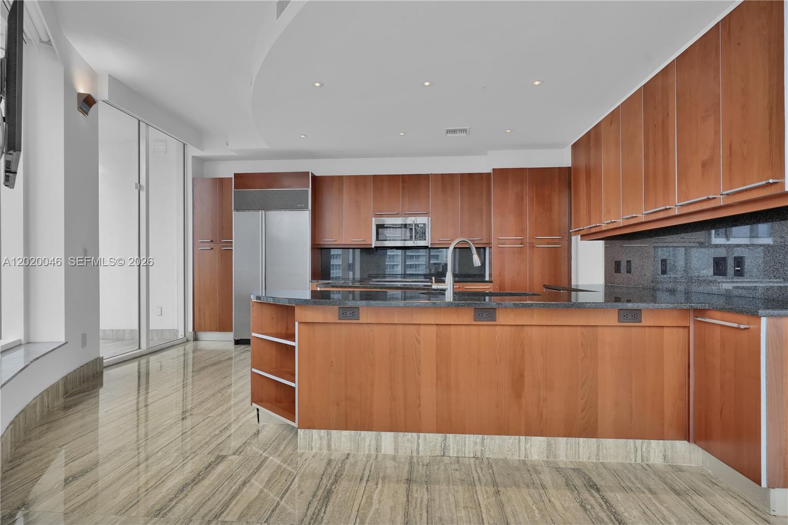 CARBONELL CONDO - Residential