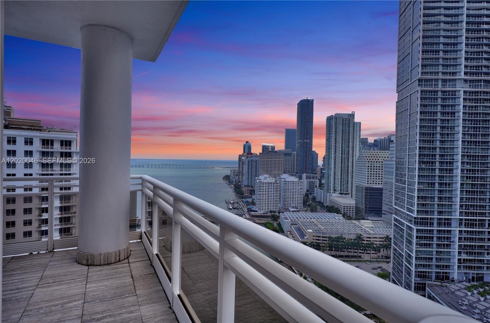 CARBONELL CONDO - Residential