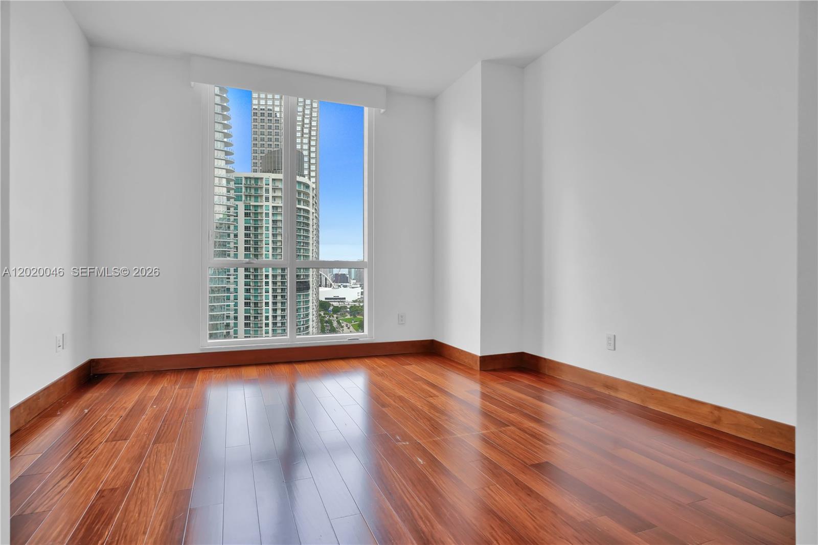 CARBONELL CONDO - Residential