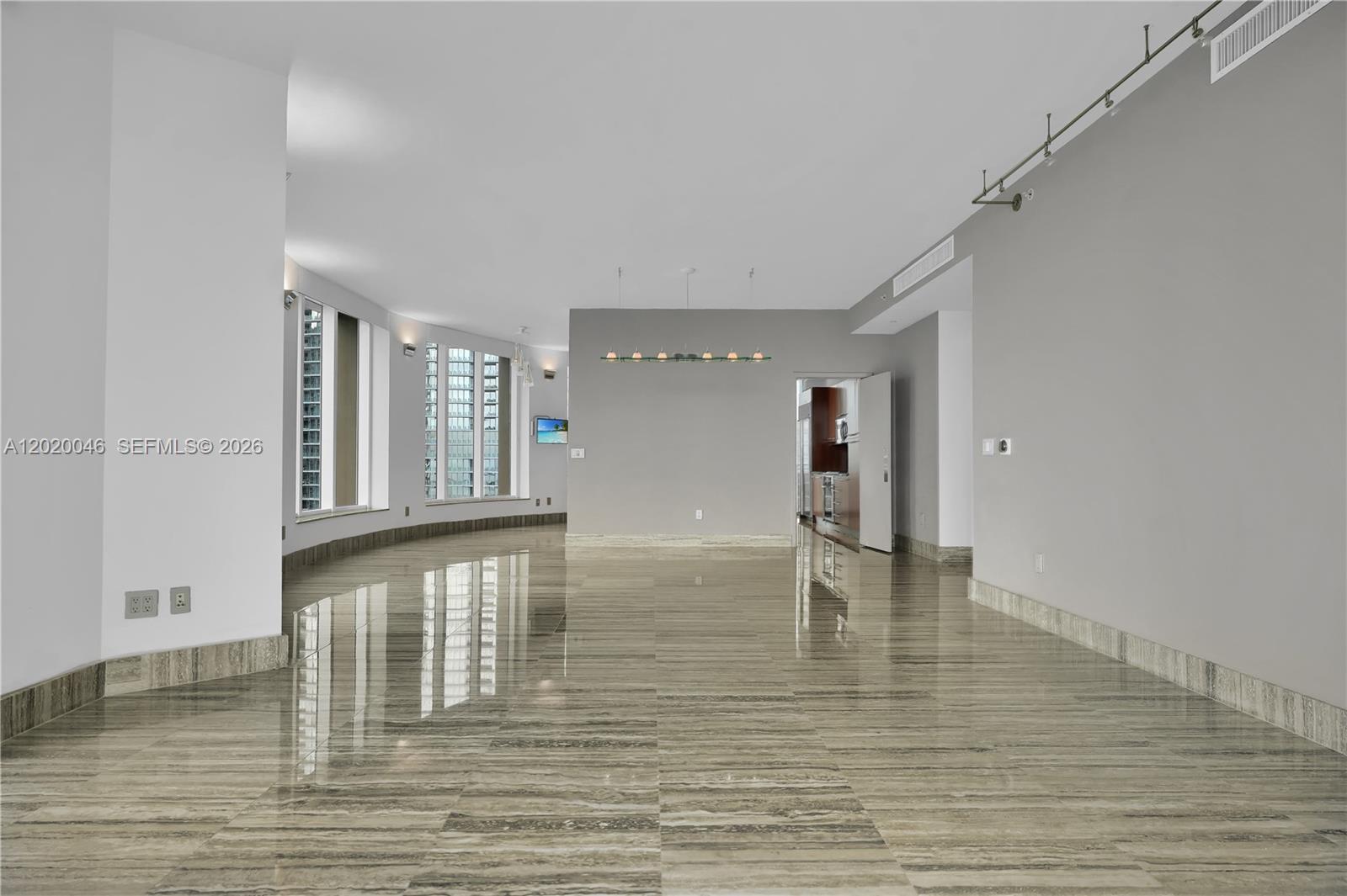CARBONELL CONDO - Residential