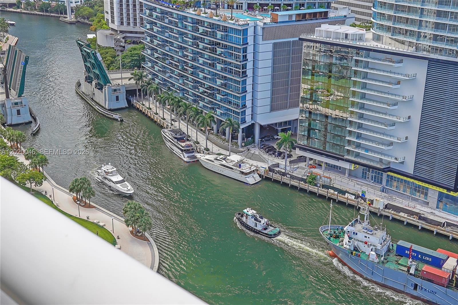 CARBONELL CONDO - Residential