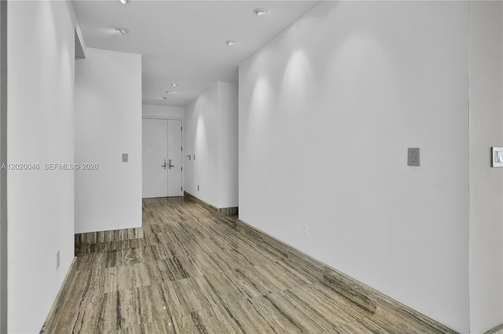 CARBONELL CONDO - Residential