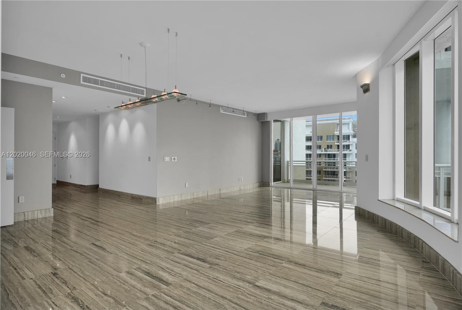 CARBONELL CONDO - Residential
