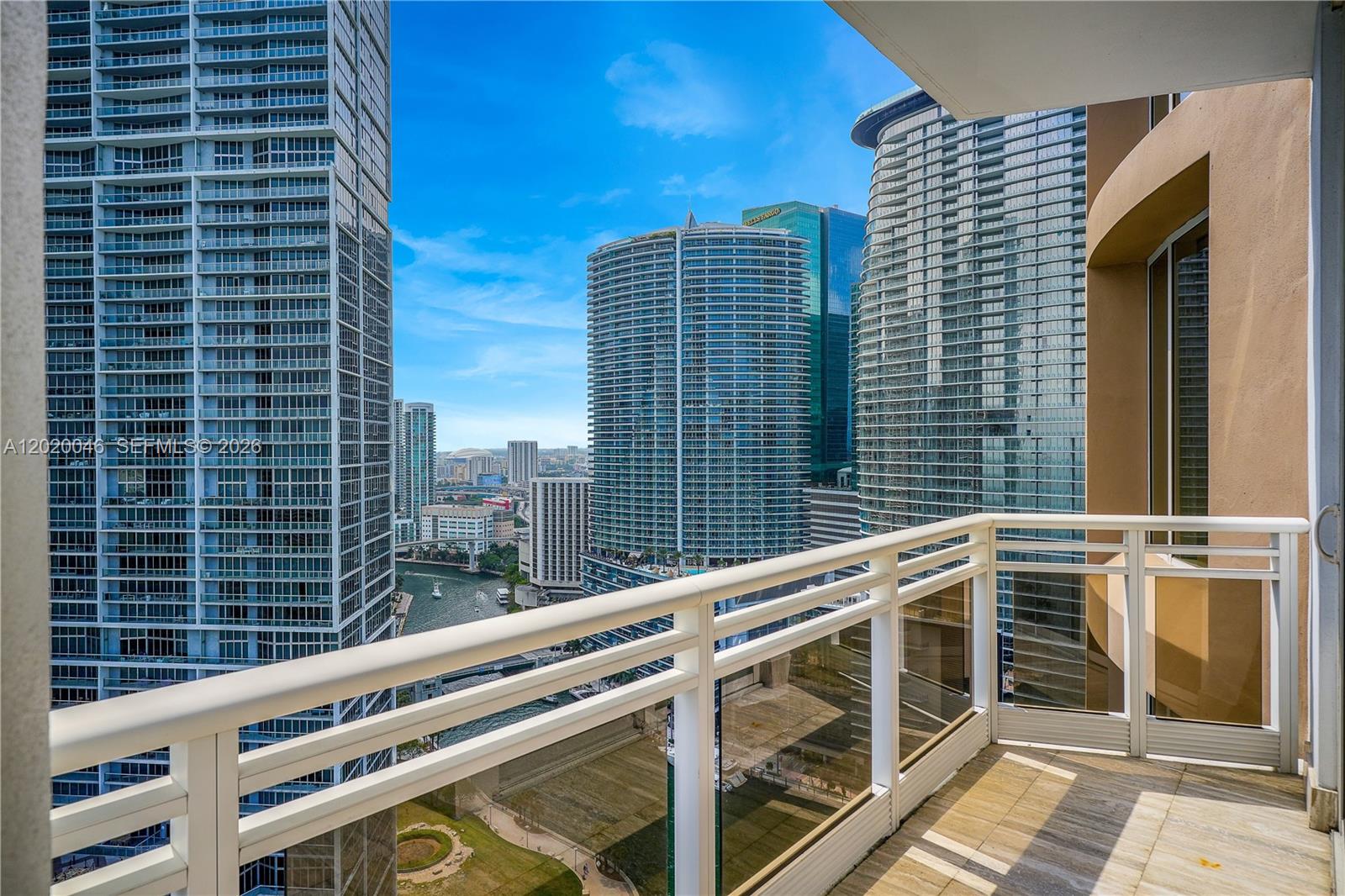 CARBONELL CONDO - Residential