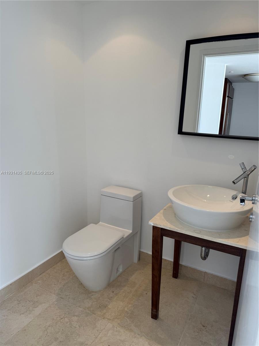 ICON CONDO - Residential Lease