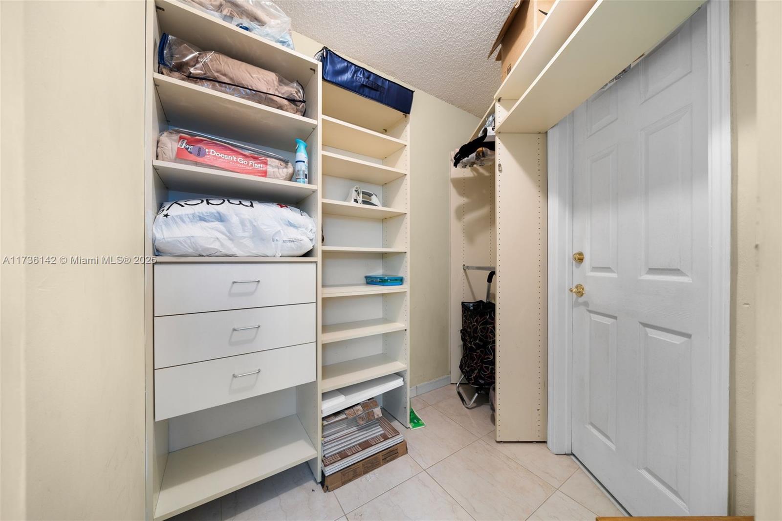 SEA AIR TOWERS CONDO - Residential Lease