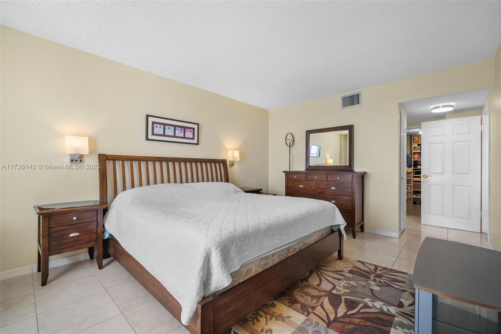 SEA AIR TOWERS CONDO - Residential Lease