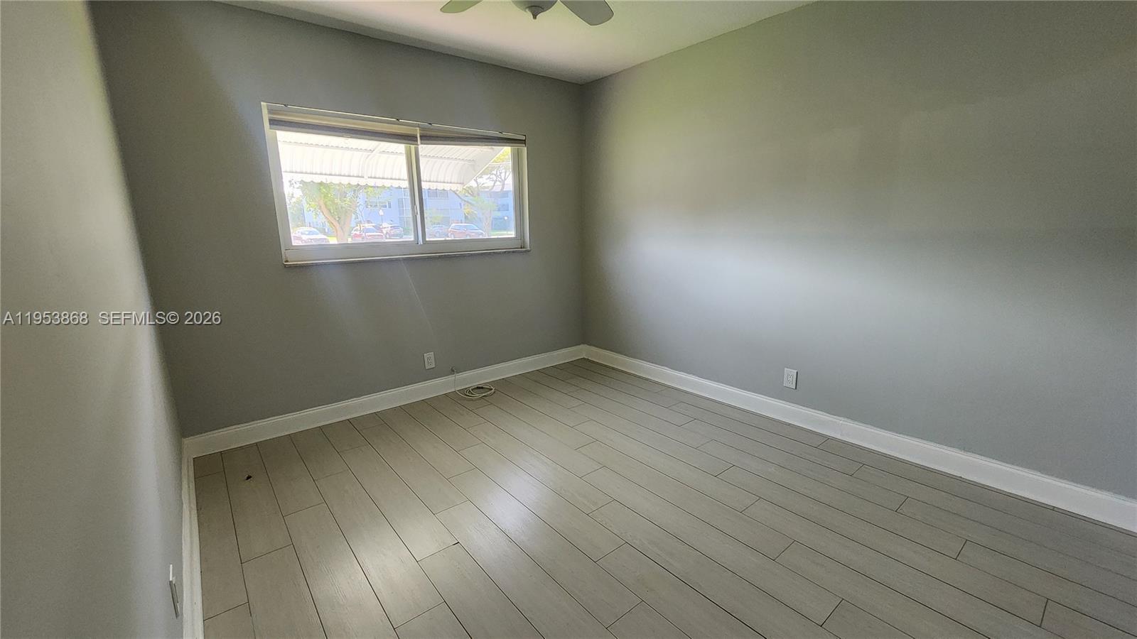 HILLCREST COUNTRY CLUB CO - Residential Lease