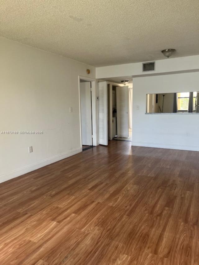 VILLAS AT LAKEVIEW CONDO - Residential