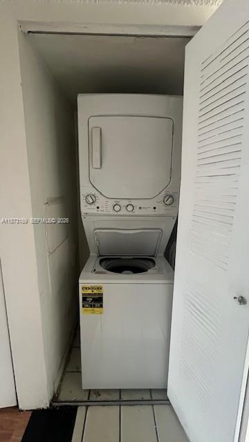 VILLAS AT LAKEVIEW CONDO - Residential