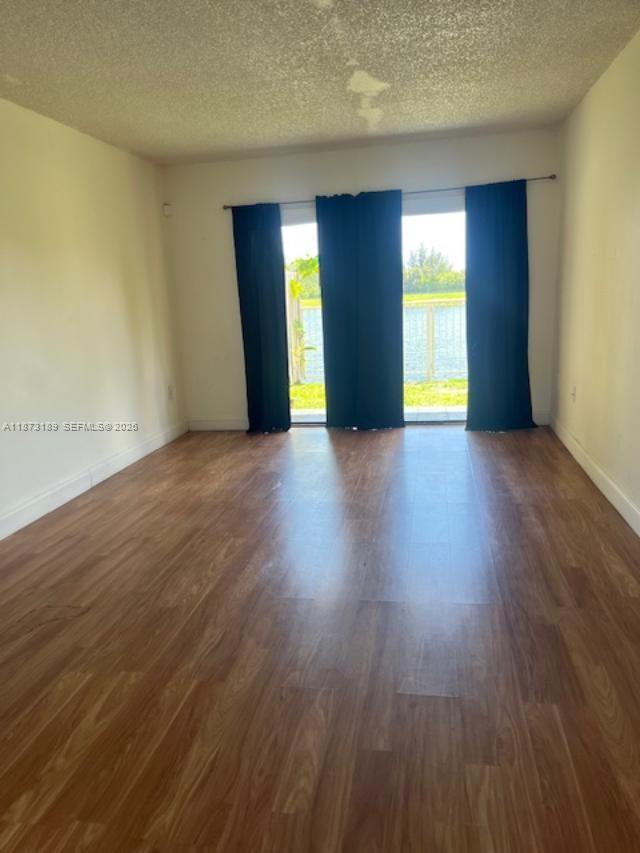 VILLAS AT LAKEVIEW CONDO - Residential