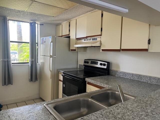 VILLAS AT LAKEVIEW CONDO - Residential