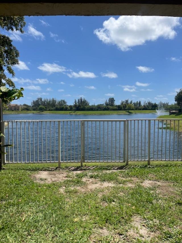 VILLAS AT LAKEVIEW CONDO - Residential