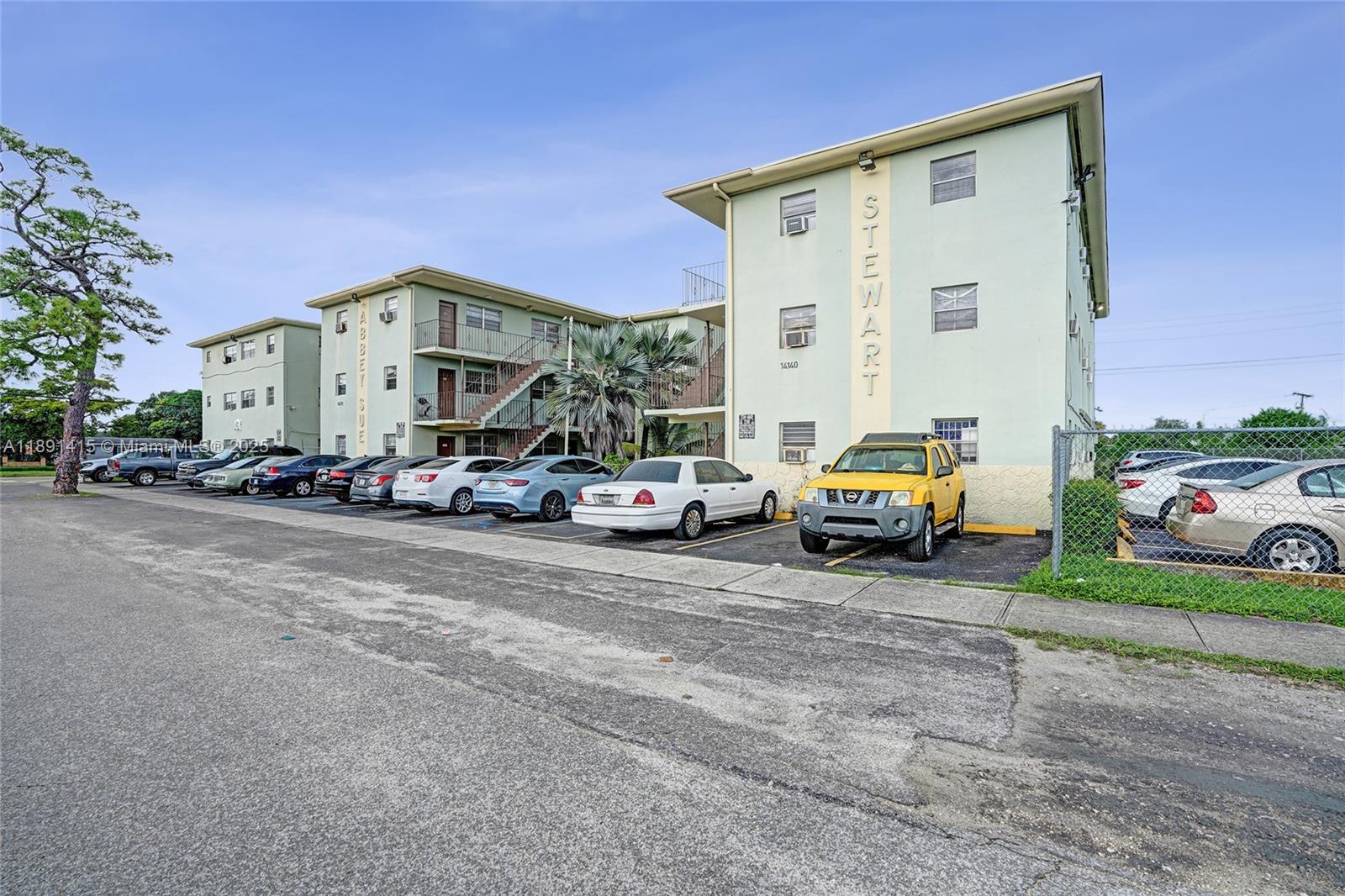 REPLAT OF A PORTION OF BL - Residential Lease