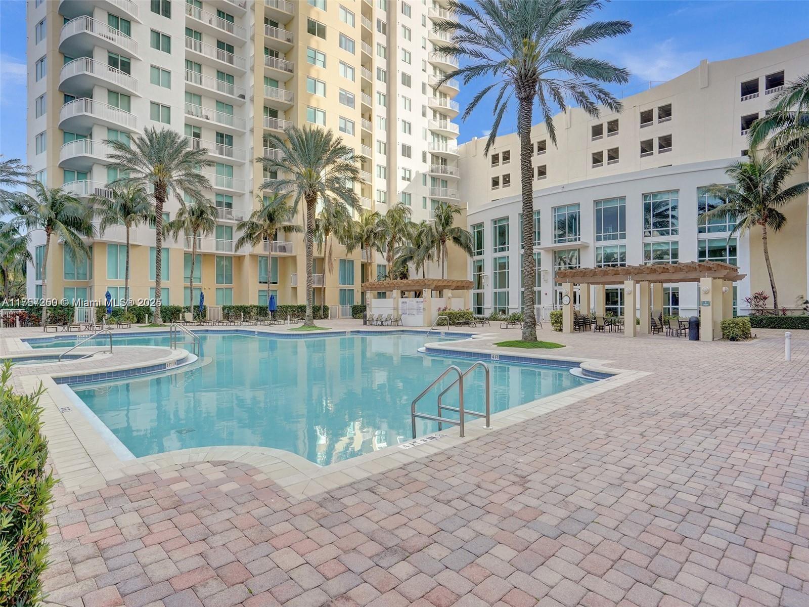 DUO CONDOMINIUM WEST - Residential