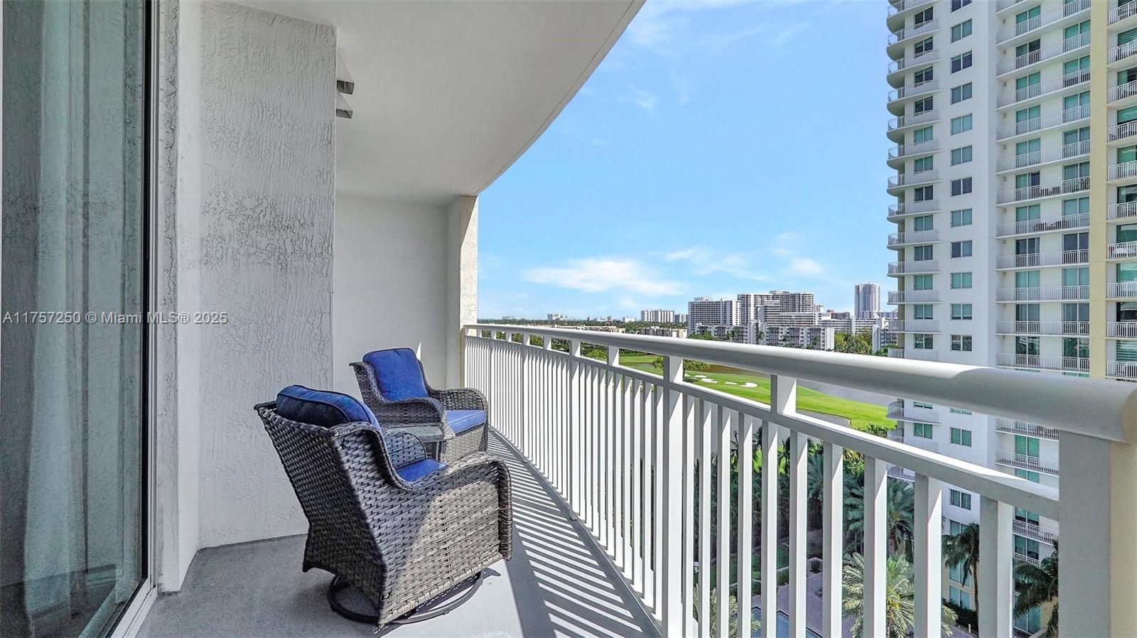 DUO CONDOMINIUM WEST - Residential