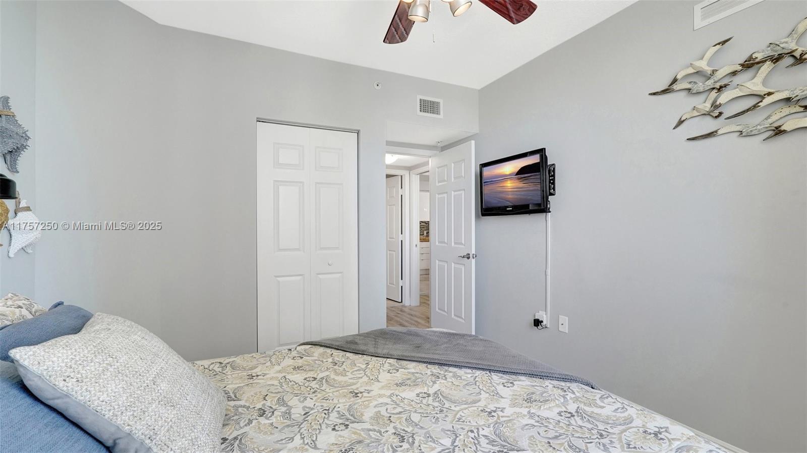 DUO CONDOMINIUM WEST - Residential