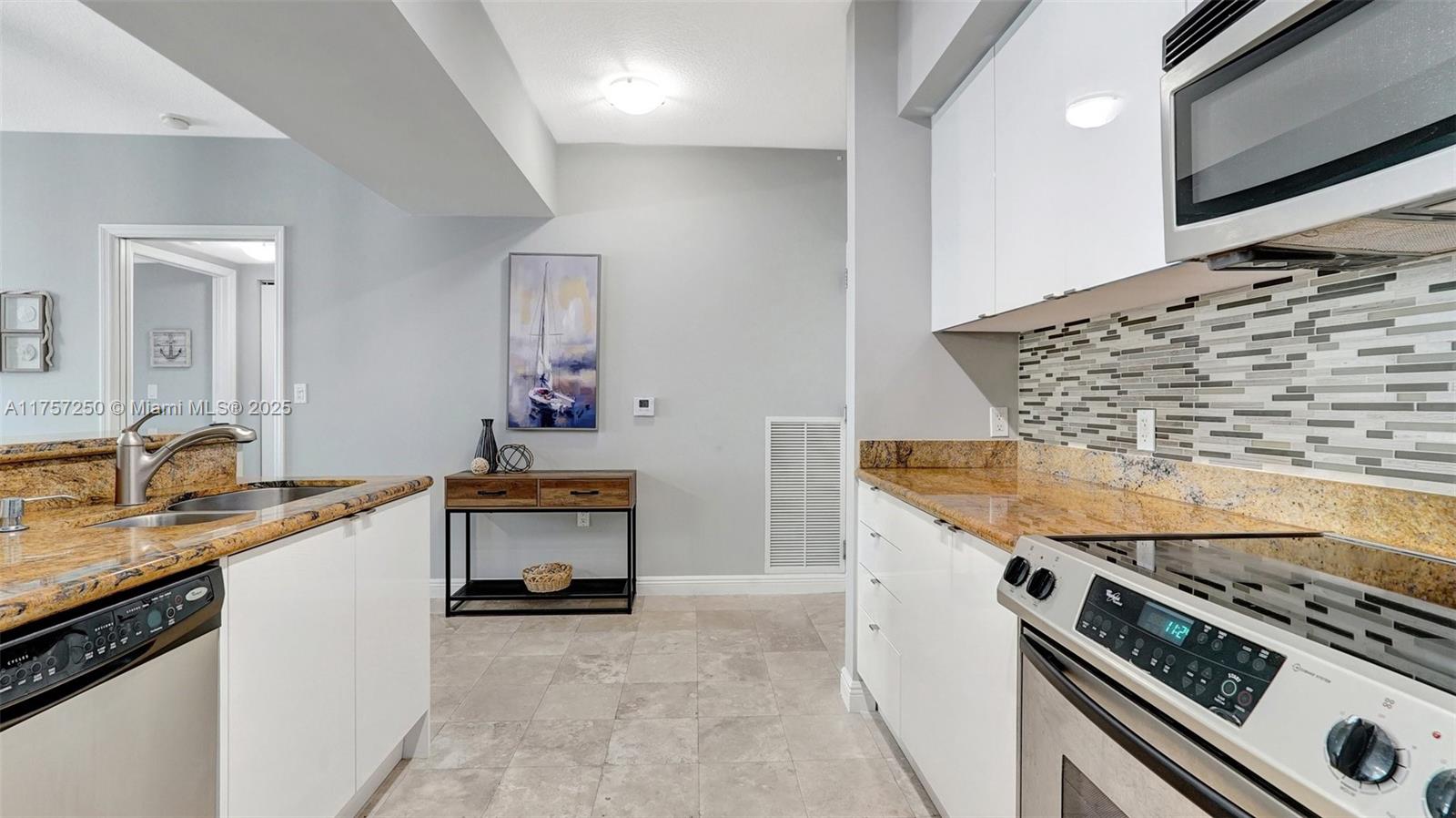 DUO CONDOMINIUM WEST - Residential