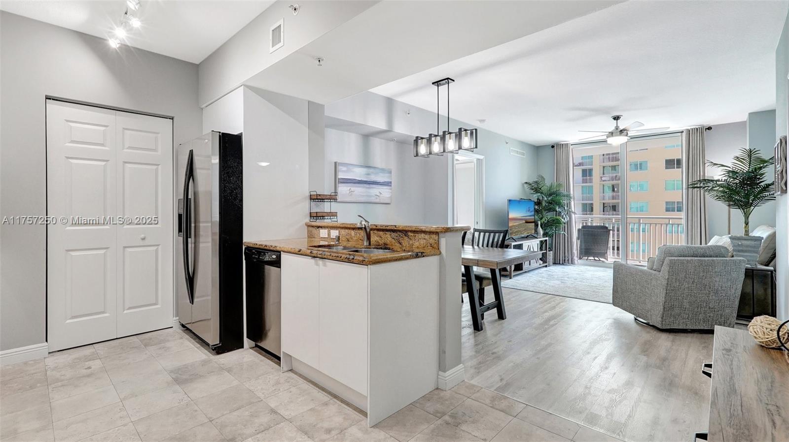 DUO CONDOMINIUM WEST - Residential