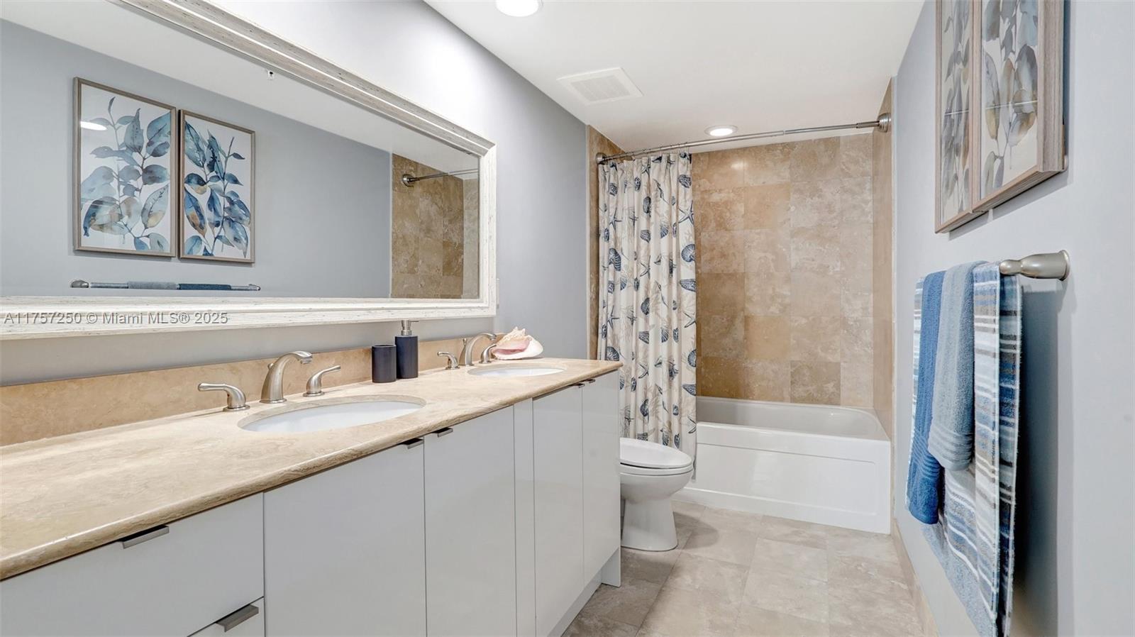 DUO CONDOMINIUM WEST - Residential