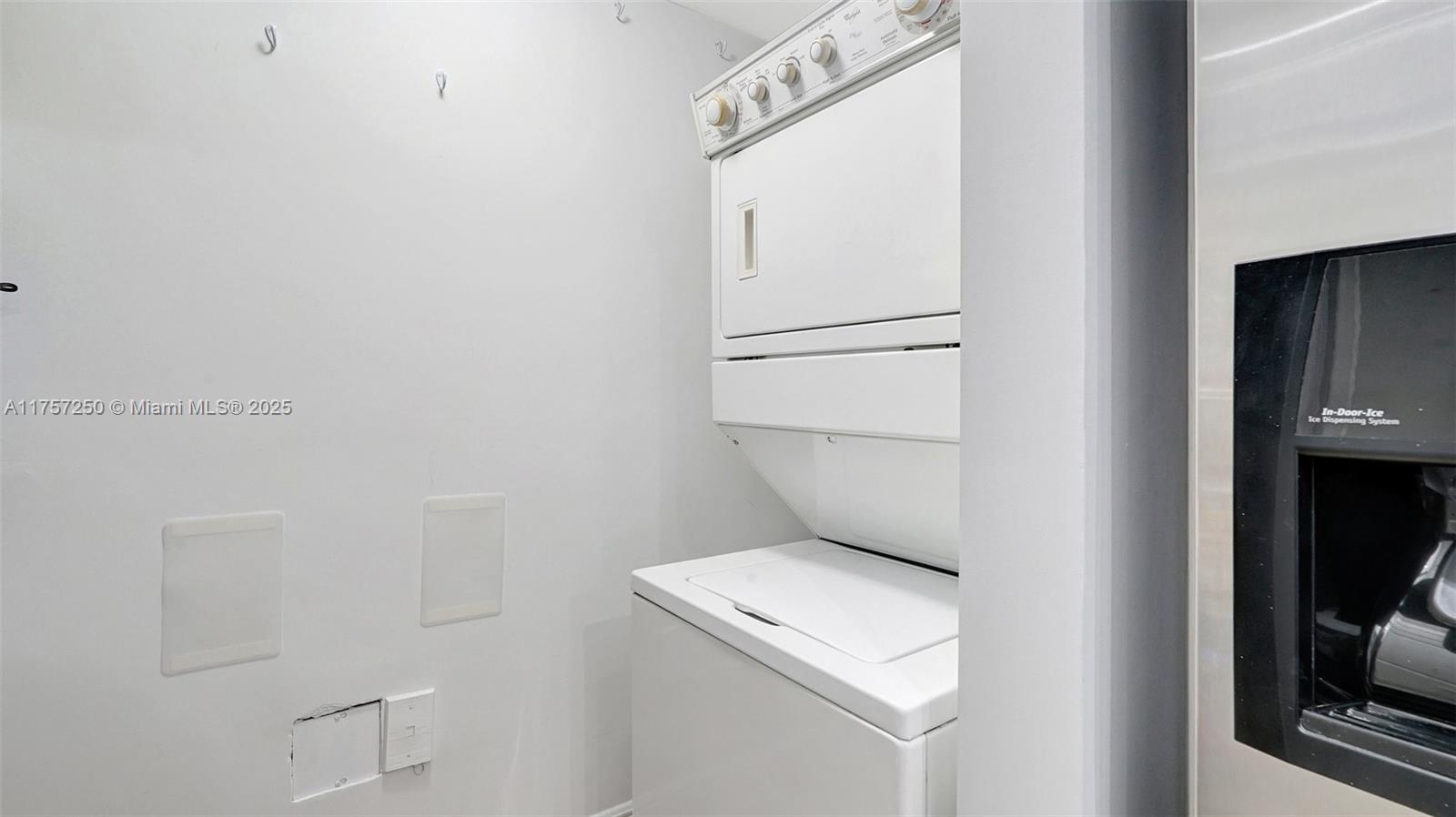 DUO CONDOMINIUM WEST - Residential