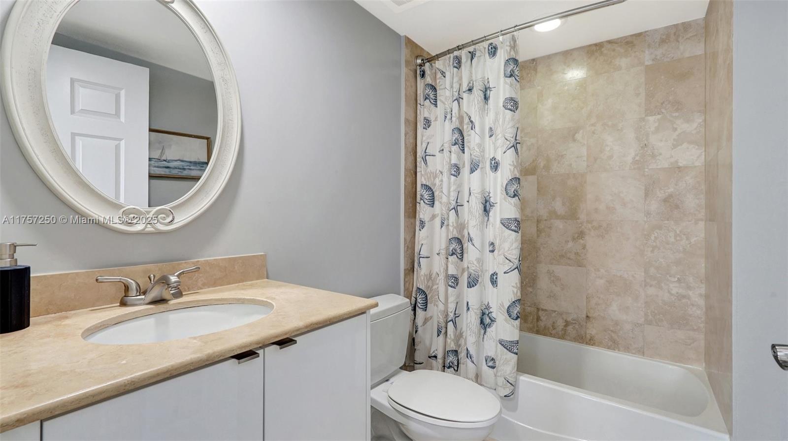 DUO CONDOMINIUM WEST - Residential