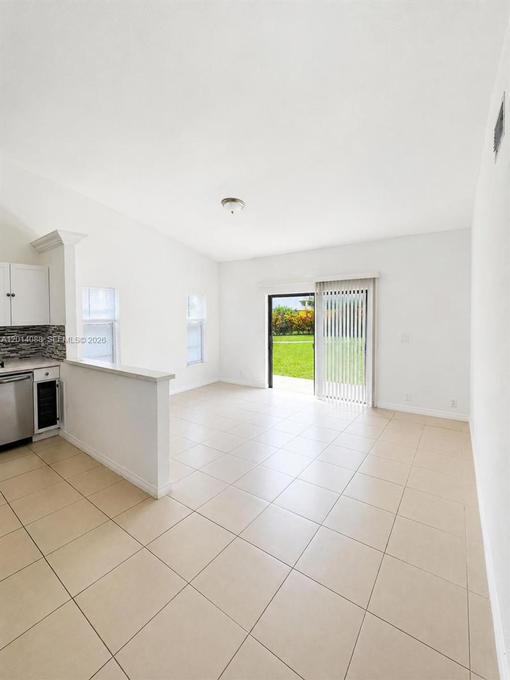 Photo of 10559 La Placida Dr, Coral Springs, FL 33065 (MLS # A12014088)