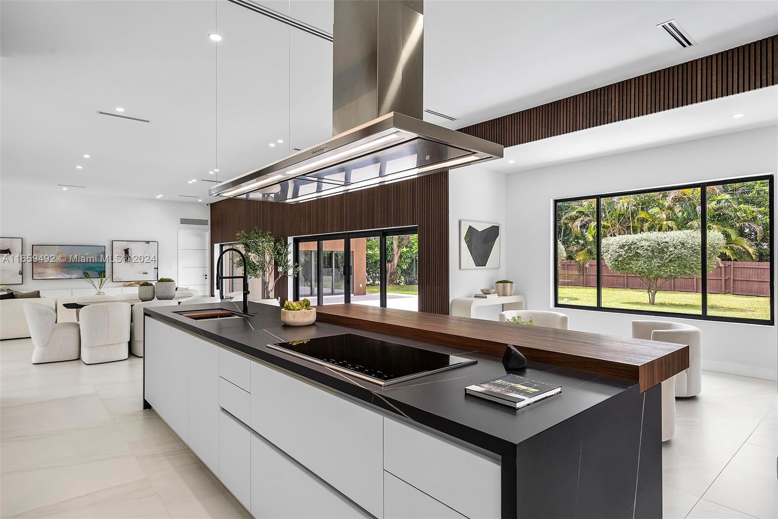 SKY LAKE - Residential