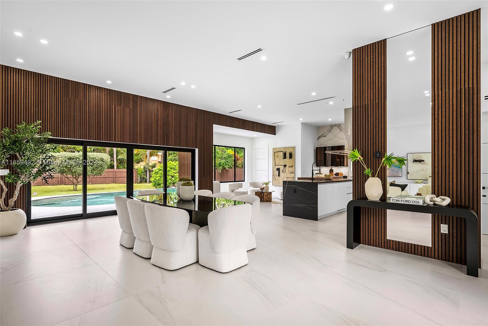 SKY LAKE - Residential