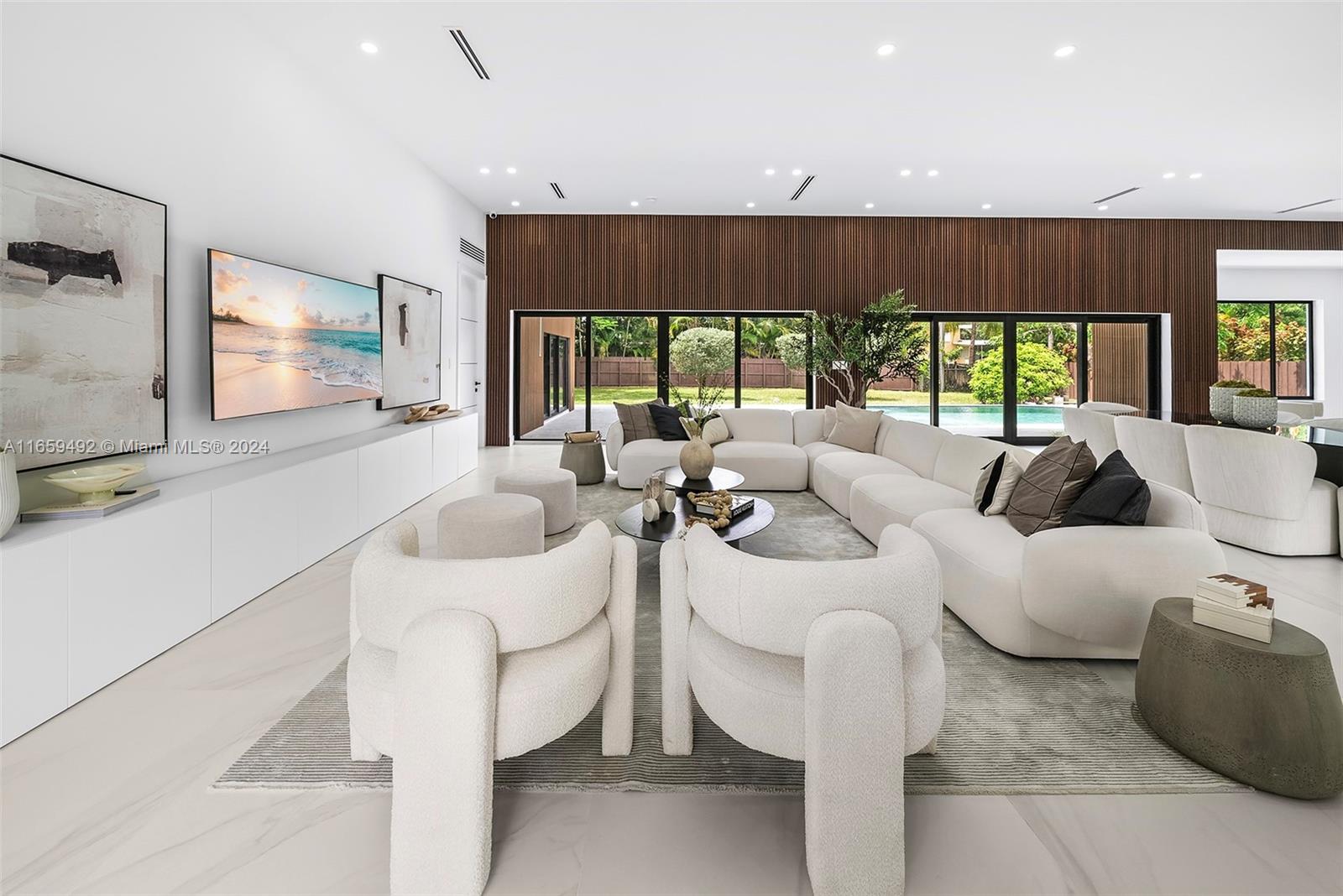 SKY LAKE - Residential