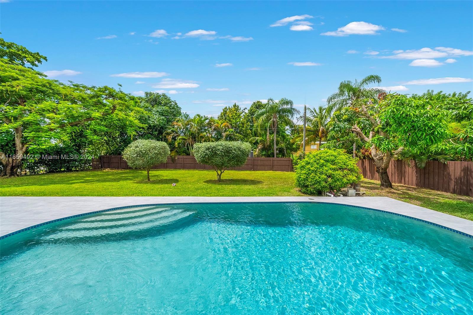 SKY LAKE - Residential