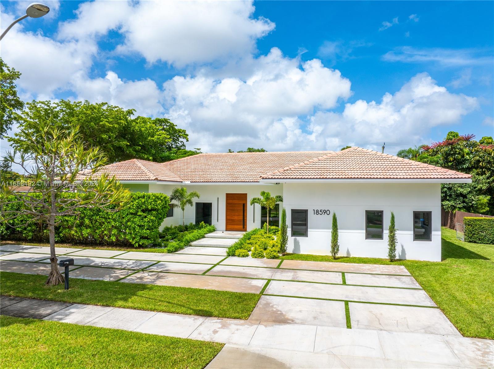 SKY LAKE - Residential