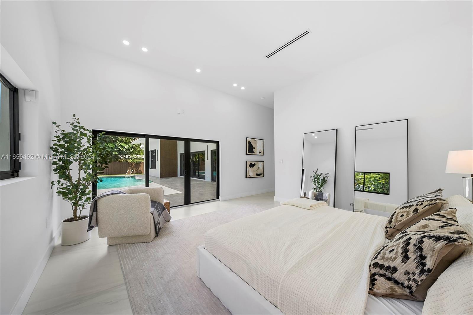 SKY LAKE - Residential