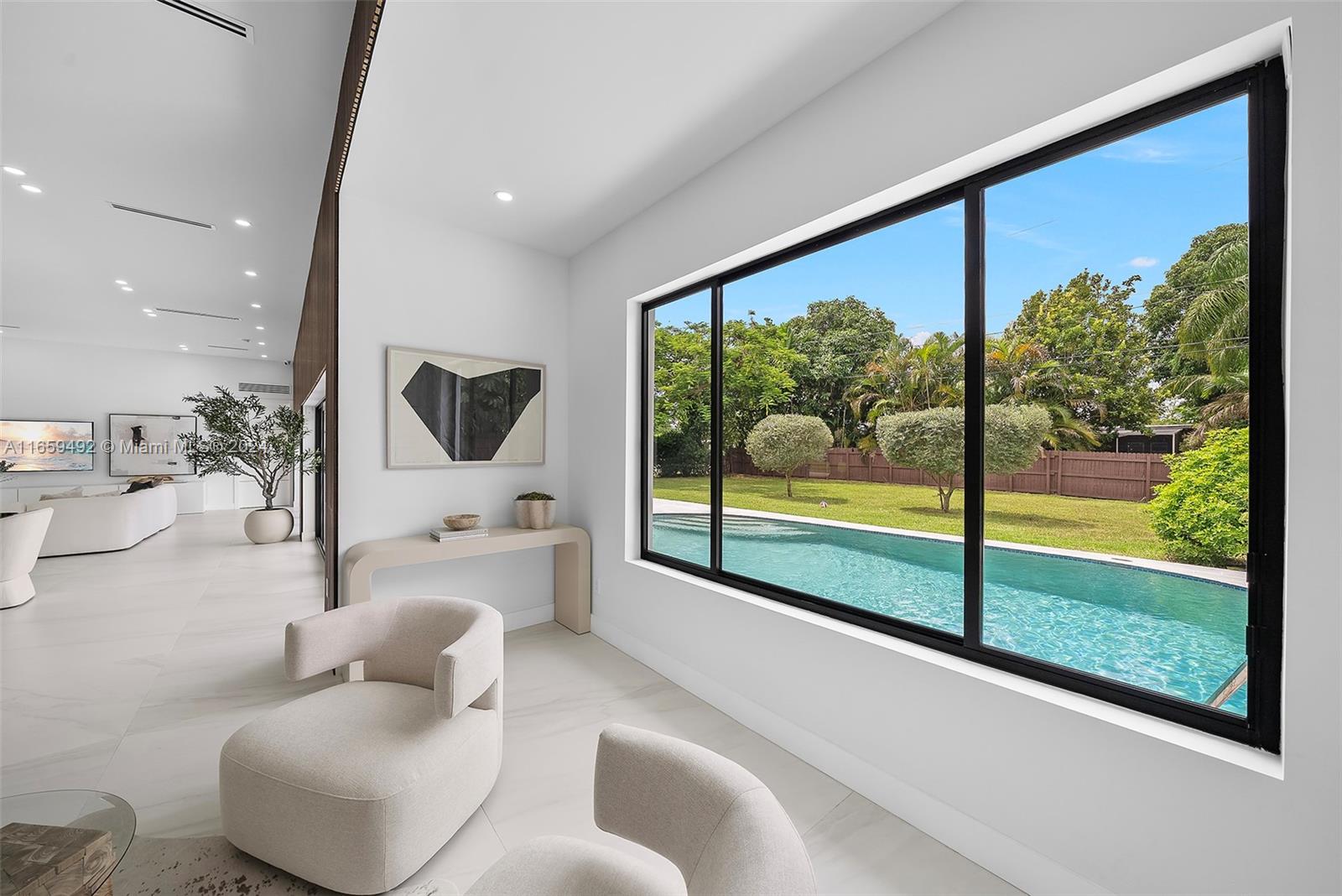 SKY LAKE - Residential